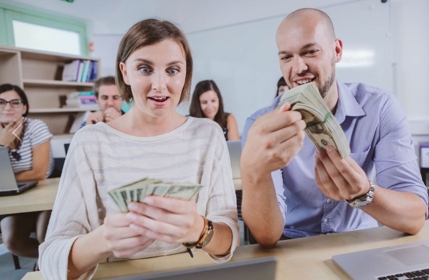 Zakaj so programerski tečaji tako dragi?